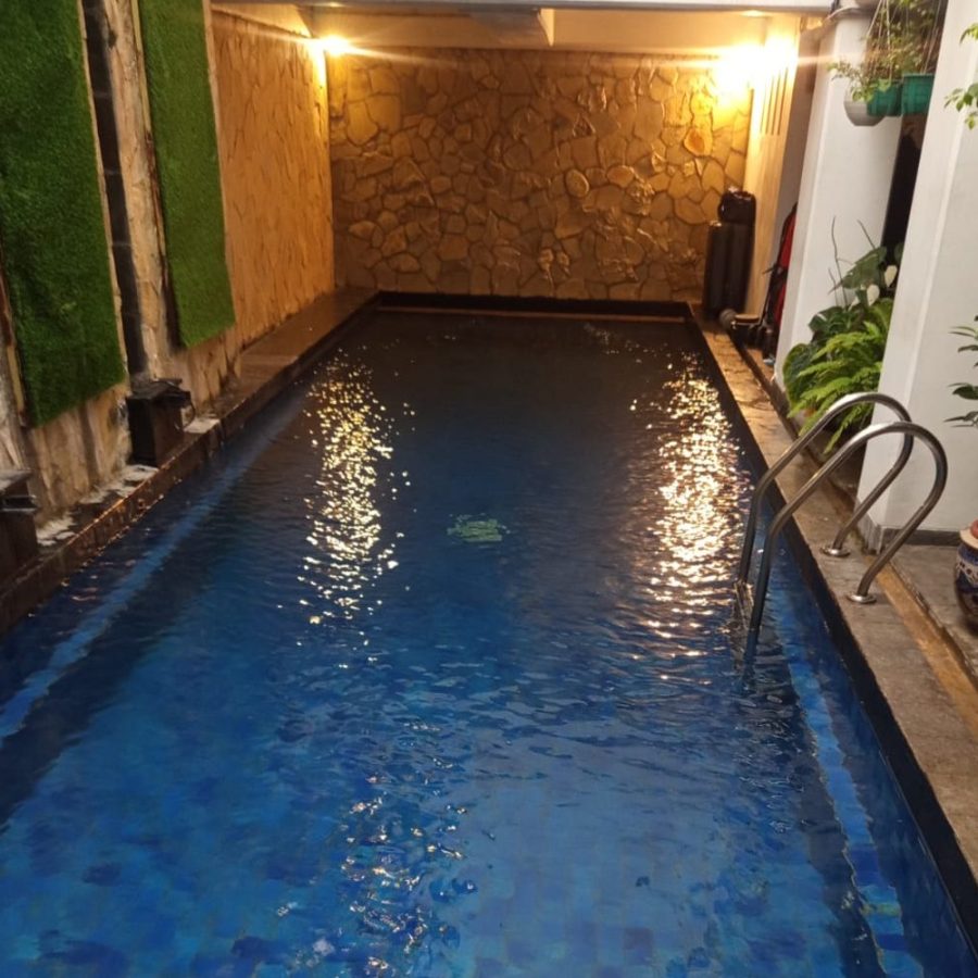 Perawatan kolam 12