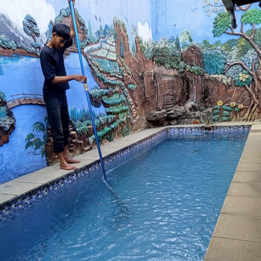 Perawatan kolam 10